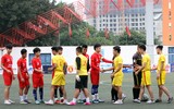 Ngược dòng trên chấm penalty, đương kim vô địch THPT Trần Quốc Tuấn vào chung kết ảnh 1