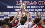 Cầu thủ Viettel phấn khích ăn mừng chức vô địch U17 quốc gia ảnh 16