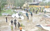Trung đoàn Cảnh sát cơ động Trung bộ khẩn trương giúp dân khắc phục hậu quả cơn bão Noru ảnh 13