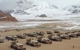 [ẢNH] Trung Quốc mang vũ khí mạnh sau bom hạt nhân lên sát biên giới Ấn Độ tập trận ảnh 16