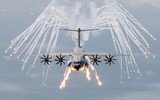 Vận tải cơ A-400M chở theo lính đặc nhiệm Anh vừa hạ cánh xuống Ukraine ảnh 11