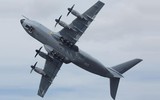 Vận tải cơ A-400M chở theo lính đặc nhiệm Anh vừa hạ cánh xuống Ukraine ảnh 7
