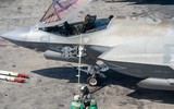 Tiêm kích tàng hình F-35C nườm nượp cất-hạ trên tàu sân bay Mỹ ở cửa ngõ Biển Đông ảnh 21
