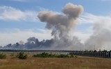 Hàng loạt máy bay quân sự Nga bị phá hủy trong vụ nổ tại sân bay Crimea? ảnh 6
