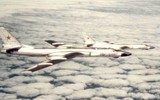 Oanh tạc cơ huyền thoại Tu-16 tiếp tục là 'quái vật bầu trời' sau.. 70 năm ra đời ảnh 11