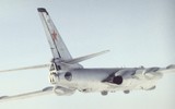 Oanh tạc cơ huyền thoại Tu-16 tiếp tục là 'quái vật bầu trời' sau.. 70 năm ra đời ảnh 12