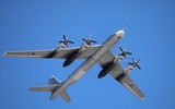 Máy bay ném bom Tu-95 Nga càng cao tuổi... càng đáng sợ ảnh 12