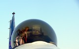 Bí ẩn lớp vàng dát mỏng trên kính buồng lái tiêm kích F-16 Mỹ ảnh 8