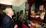 Hình ảnh Tổng Bí thư Nguyễn Phú Trọng dâng hương tưởng niệm Chủ tịch Hồ Chí Minh ảnh 1