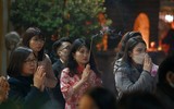 Đông đảo người dân Hà Nội đi lễ chùa cầu an trong năm mới ảnh 7