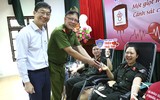 Hàng trăm chiến sĩ Cảnh sát cơ động tham gia hiến máu tình nguyện ảnh 6