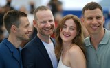 [ẢNH] Vẻ đẹp gợi cảm của Nữ diễn viên đoạt Cành Cọ Vàng ở Cannes 2021  ảnh 7