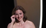 [ẢNH] Vẻ đẹp gợi cảm của Nữ diễn viên đoạt Cành Cọ Vàng ở Cannes 2021  ảnh 2