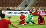 [ẢNH] Tuyển Việt Nam làm quen mặt sân 'may mắn', sẵn sàng đấu Oman