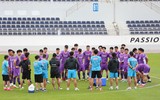 ĐT Việt Nam tập 'cực sung' dưới mưa trước khi lên đường dự AFF Cup ảnh 20
