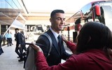 Ronaldo bảnh bao đặt chân đến Qatar dự World Cup 2022 ảnh 10