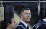 Ronaldo bảnh bao đặt chân đến Qatar dự World Cup 2022 ảnh 8