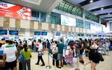 Dòng người ùn ùn đổ về sân bay quốc tế Nội Bài rời Thủ đô nghỉ lễ Quốc khánh