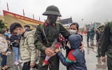Xúc động hình ảnh thanh niên Thủ đô phấn khởi lên đường nhập ngũ dưới mưa lạnh ảnh 11