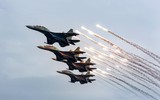 Mãn nhãn màn biểu diễn của Su-30Mk2 và trực thăng mang cờ Tổ quốc ở Hà Nội ảnh 8