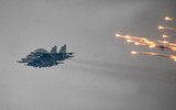 Tiêm kích Su-30MK2 trình diễn ấn tượng mở màn Triển lãm Quốc phòng quốc tế Việt Nam 2022 ảnh 10