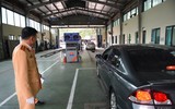 Xem Cảnh sát giao thông hỗ trợ các trung tâm đăng kiểm ở Hà Nội ảnh 4