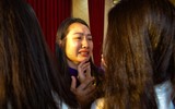 Nữ sinh trường Trần Phú Hà Nội vỡ òa cảm xúc trong ngày chia tay lớp 12 ảnh 5