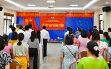 Lễ kết nạp Đảng trang trọng, tự hào của 2 học sinh THPT Hà Nội trước kỳ thi tốt nghiệp ảnh 1