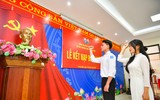 Lễ kết nạp Đảng trang trọng, tự hào của 2 học sinh THPT Hà Nội trước kỳ thi tốt nghiệp ảnh 7