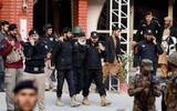 Diễn biến mới nhất vụ đánh bom đền thờ Hồi giáo ở Pakistan khiến 83 người thiệt mạng ảnh 3