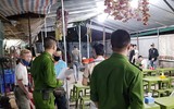 Hà Nội: Cảnh sát khu vực xuyên đêm nhắc nhở hàng quán đóng cửa phòng chống dịch Covid-19