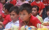 Chia sẻ yêu thương cho gần 1.000 trẻ em khó khăn ở Ba Vì