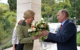 [ẢNH] Các chính trị gia trên thế giới được tặng hoa như thế nào?