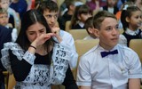 [Ảnh] Nữ sinh Nga cực kỳ dễ thương trong ngày bế giảng