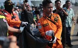[Ảnh] Indonesia gấp rút tìm kiếm thi thể của 189 người trên máy bay xấu số JT 610