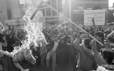 [Ảnh] Nhìn lại vụ sinh viên Iran chiếm Đại sứ quán Mỹ ở Tehran năm 1979
