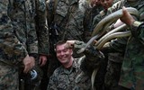 [Ảnh] Hãi hùng nhìn lính Mỹ ăn bọ cạp, uống máu rắn trong tập trận Hổ mang Vàng