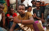 [Ảnh] Hành trình nguy hiểm của người di cư Ethiopia qua vùng chiến sự đến 