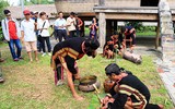 Đặc sắc lễ lên nhà Rông ở Hà Nội