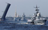 [ẢNH] Nga phô diễn sức mạnh hải quân trong lễ duyệt binh hoành tráng