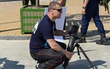 [ẢNH] Đặc nhiệm Nga nhận súng cối 
