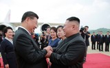 [ẢNH] Hàng trăm nghìn người Triều Tiên đổ ra đường chào đón ông Tập Cận Bình