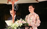 [ẢNH] Công chúa kế vị Thụy Điển rạng ngời thăm Văn Miếu - Quốc Tử Giám