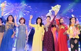 Hoa hậu Lê Thanh Thúy bị fan vây kín trong Hành trình kết nối yêu thương