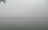 [Ảnh] Hồ Tây đẹp lạ trong sương mù