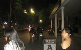 [ẢNH] Sát cánh cùng Cảnh sát 141 trong đêm 'giao thời' cuối tuần ở phố đi bộ