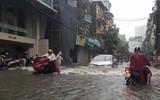 Toàn cảnh Hà Nội trong trận mưa lớn sáng 13-6