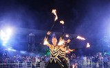 Màn múa lửa trong đêm 30/6 khiến khán giả Lễ hội carnival đường phố– DIFF 2019 vô cùng thích thú