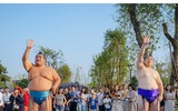 Hai đại võ sĩ sumo nổi tiếng Nhật Bản bất ngờ xuất hiện tại Việt Nam