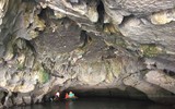 Xuôi dòng Sào Khê khám phá hang động Tràng An